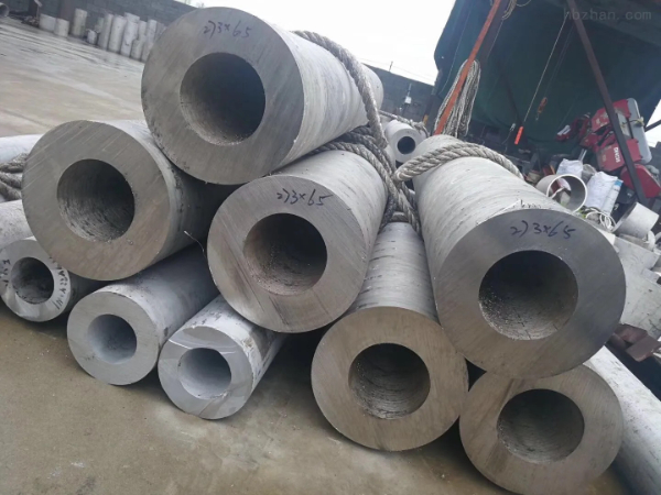 無(wú)縫碳鋼圓管多種規(guī)格